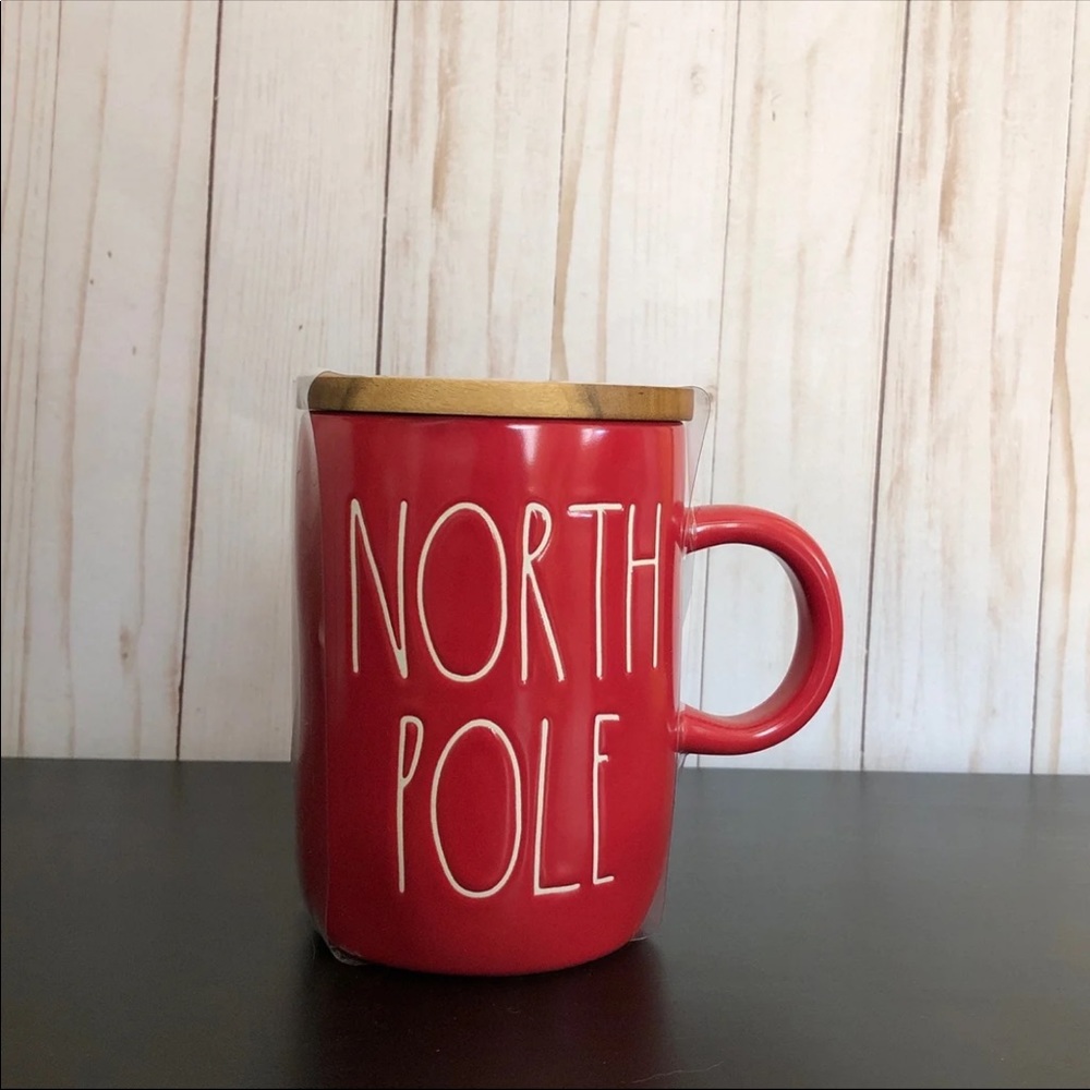 ❗️SALE❗️Rae Dunn North Pole mug